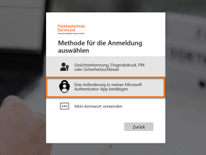 Der Screenshot zeigt ein Login-Fenster von Microsoft, in dem eine Methode für die Anmeldung ausgewählt werden kann. Die Option "Bestätige eine Anforderung in meiner Microsoft Authenticator-App" ist hervorgehoben.